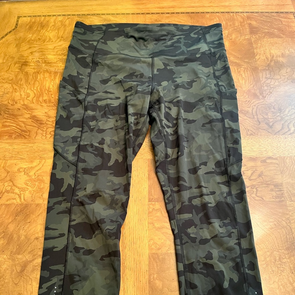 EUC lululemon leggings. (Speeds???)
